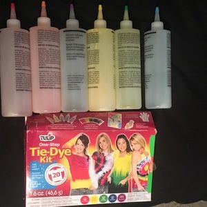 Two tie dye kits